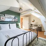 At The Water's Edge, Warmthy - Small Price Dinant
