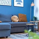 Appartement At The Water's Edge, Warmthy - Small Price *