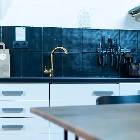 At The Water's Edge, Warmthy - Small Price * Dinant