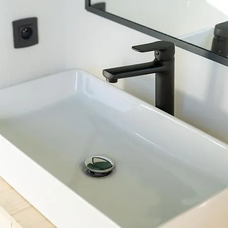 At The Water's Edge, Warmthy - Small Price Apartmán Dinant