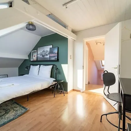 At The Water's Edge, Warmthy - Small Price * Dinant