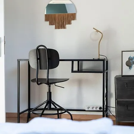 At The Water's Edge, Warmthy - Small Price Lägenhet