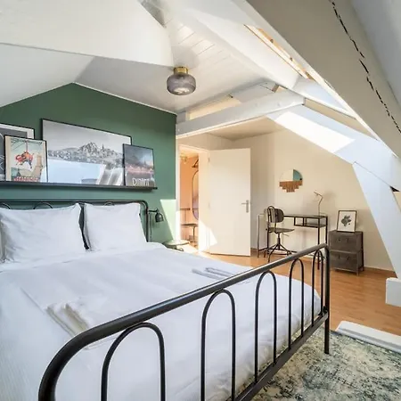 At The Water's Edge, Warmthy - Small Price Dinant