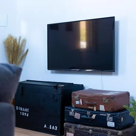 At The Water's Edge, Warmthy - Small Price Dinant