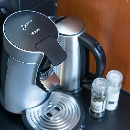 At The Water's Edge, Warmthy - Small Price Lägenhet