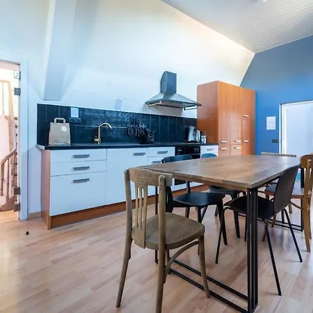 Apartment At The Water's Edge, Warmthy - Small Price