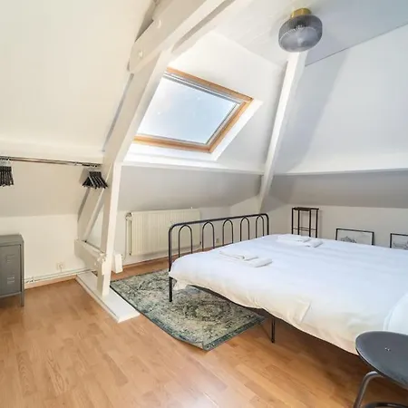 At The Water's Edge, Warmthy - Small Price Apartment *