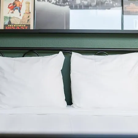 At The Water's Edge, Warmthy - Small Price *